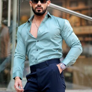 Men Regular Fit Solid Casual Shirt